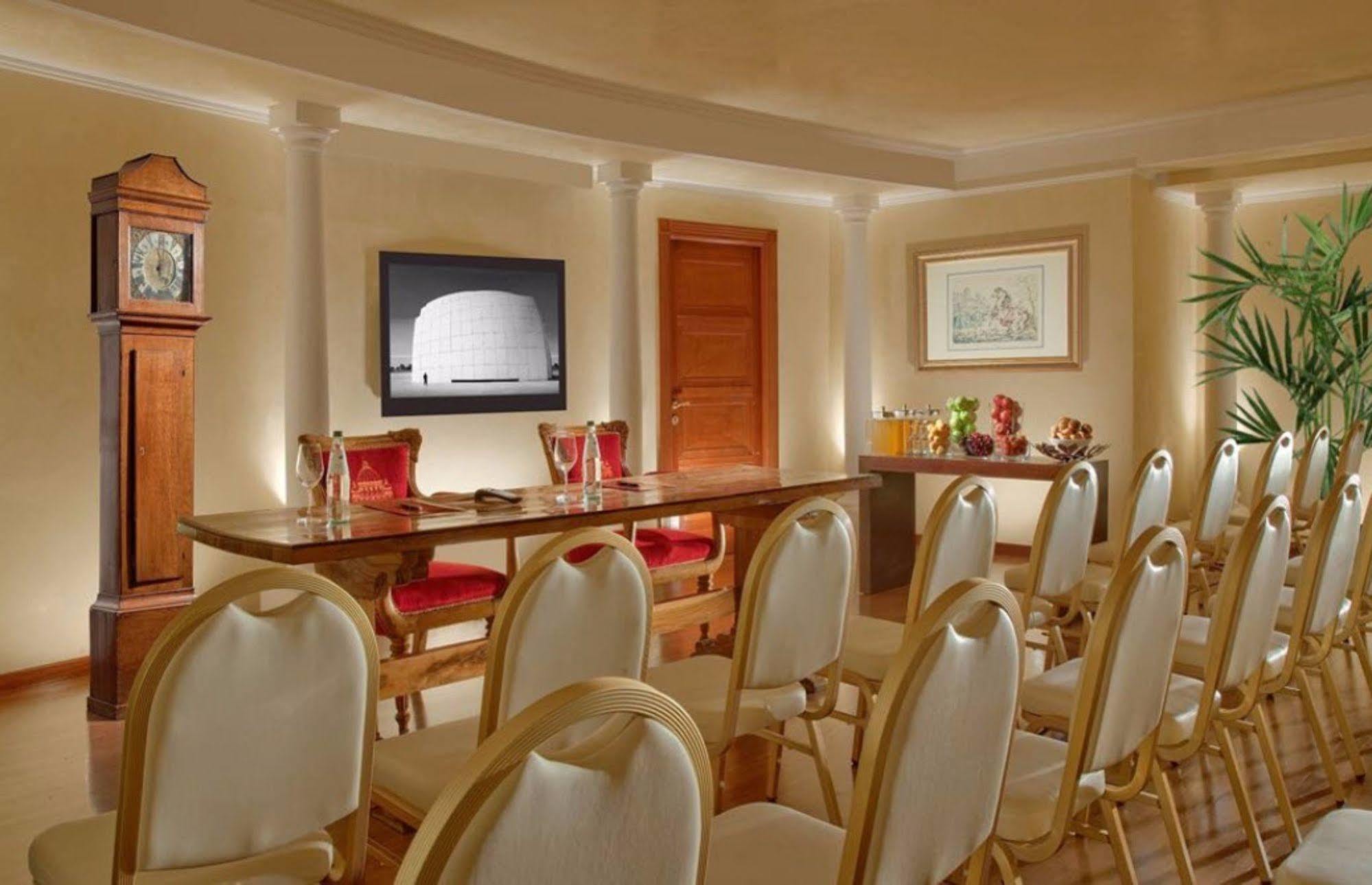 Bio Hotel Raphael - Relais & Chateaux Рим Екстер'єр фото