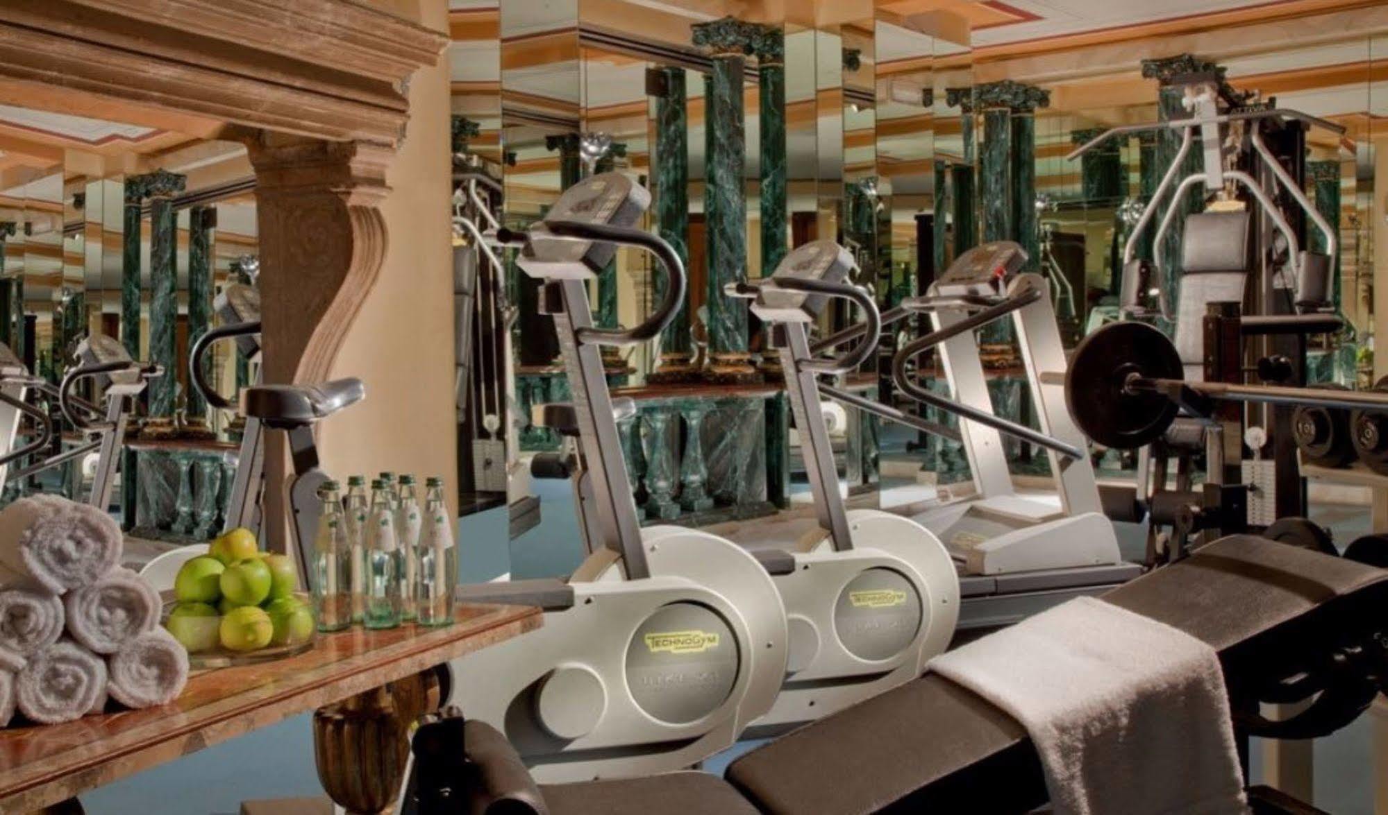 Bio Hotel Raphael - Relais & Chateaux Рим Екстер'єр фото